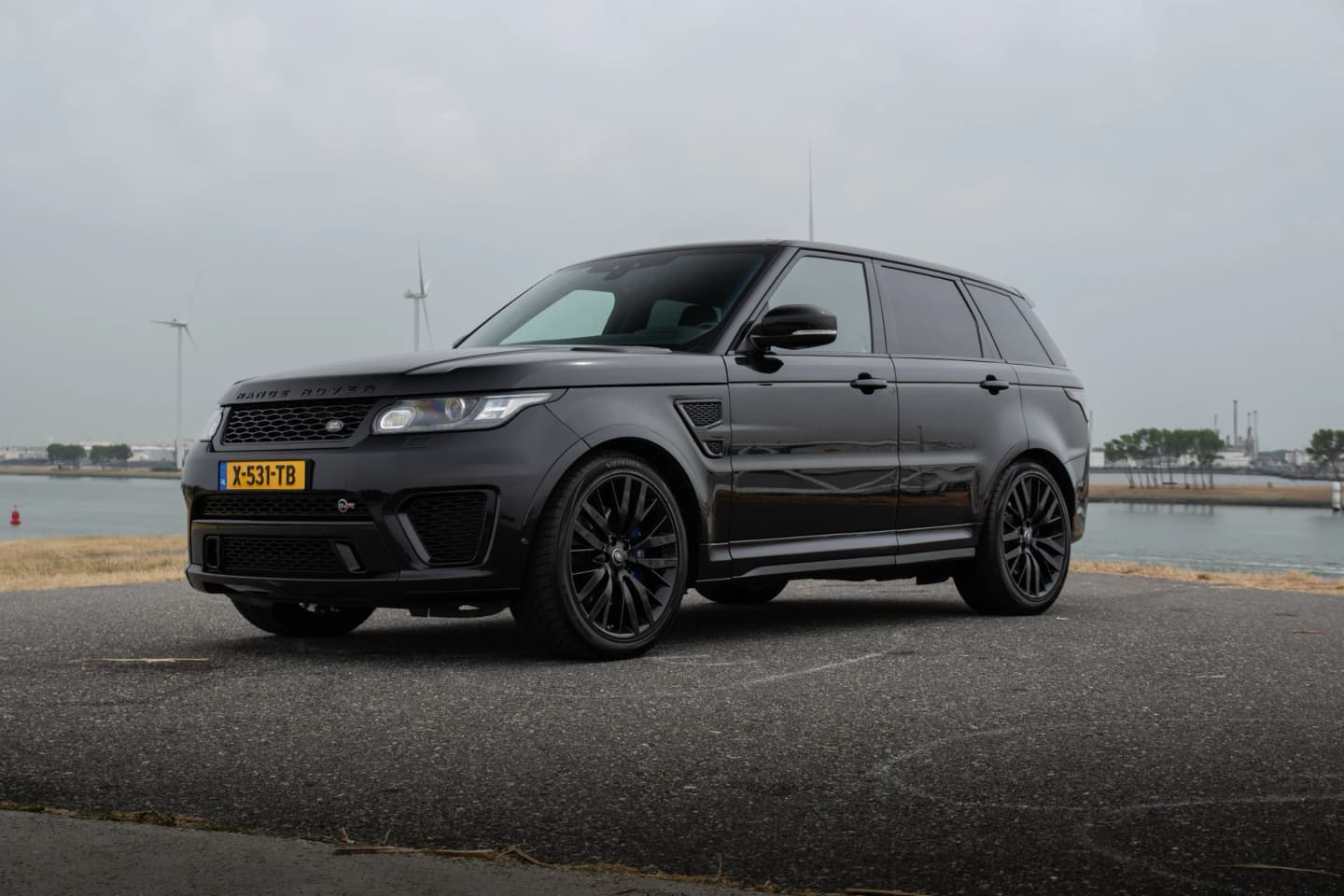 Land Rover Range Rover Sport SVR featured image